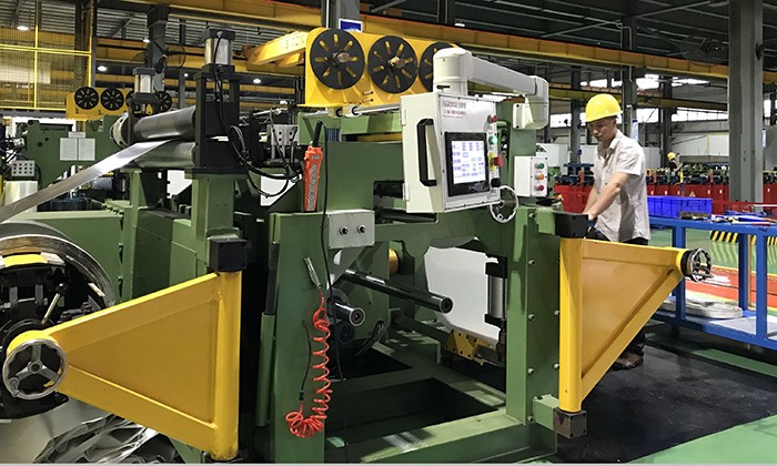 Foil Winding Machine Used in Oil-immersed Transformer - 图片 11